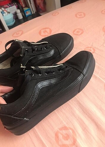Orijinal simsiyah vans