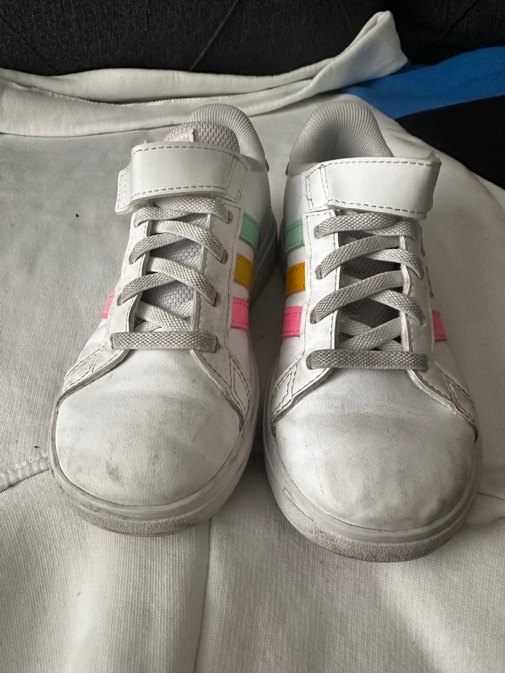 Kız Çocuk Beyaz Sneaker - Cırt Cırtlı, Renkli Şeritli - Görsel 4