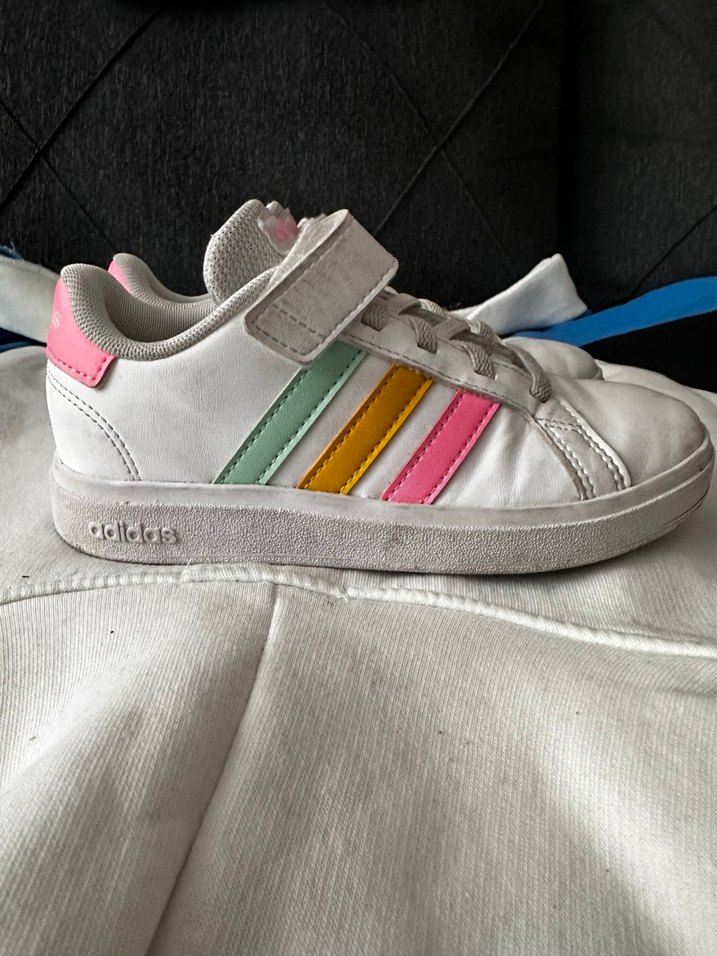 Kız Çocuk Beyaz Sneaker - Cırt Cırtlı, Renkli Şeritli - Görsel 2