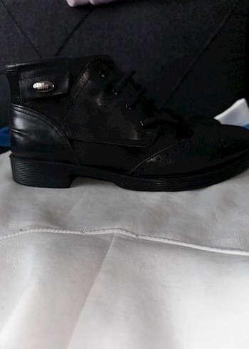 Erkek Siyah Bağcıklı Goth Tarzı Bot - Görsel 3