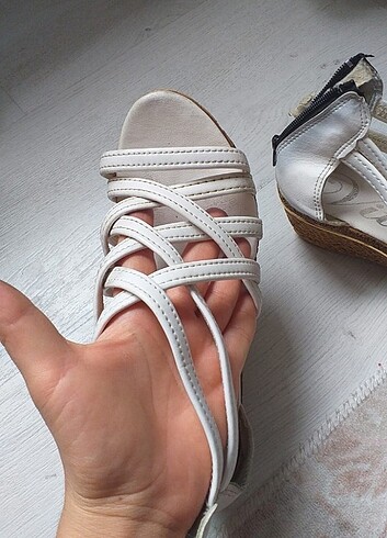 36 Beden beyaz Renk Bayan dolgu topuk sandalet 