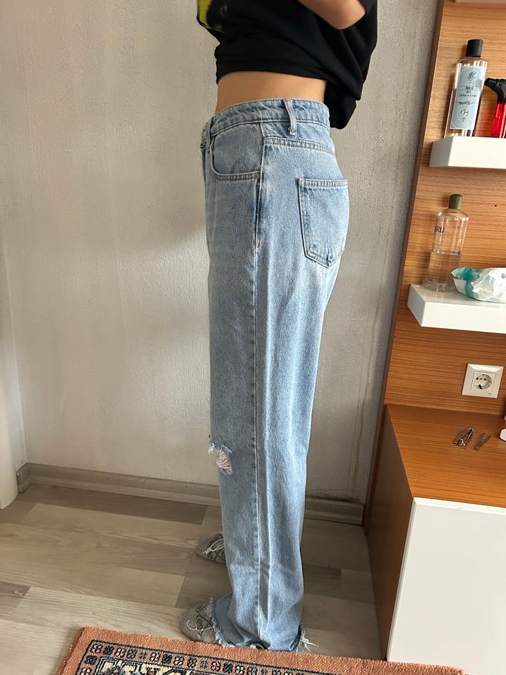 Yırtık Detaylı Mavi Denim Bol Kesim Kadın Kot Pantolon - Görsel 2