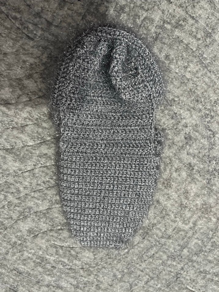 Gri işlemeli patik - Görsel 3