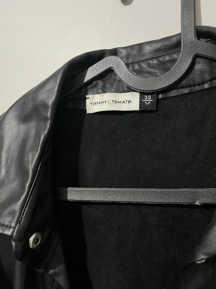 Düğmeli Siyah Deri Midi Ceket - Görsel 3