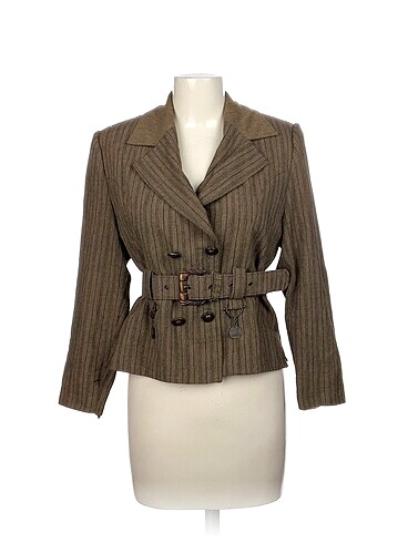 Diğer Blazer %70 İndirimli.
