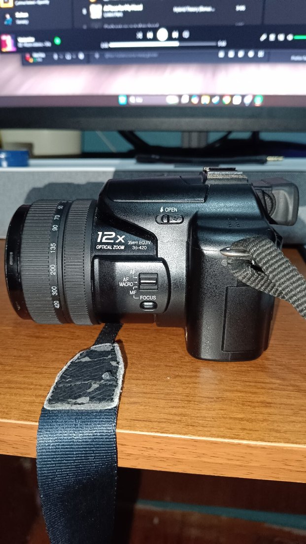 Panasonic Lumix DMC-FZ50 fotoğraf makinesi - Görsel 3