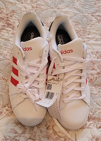 Adidas spor ayakkabi