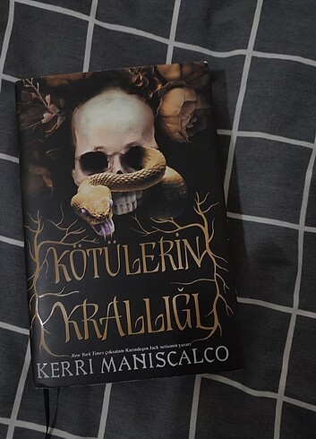 Kötülerin Krallığı -Kerri Maniscalco