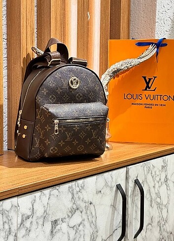 Louis Vuitton Louis Vuitton 