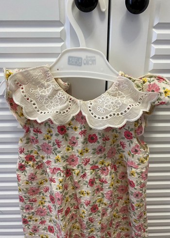 LC Waikiki Dantel Detaylı Pembe Çiçekli Bebek Tulumu
