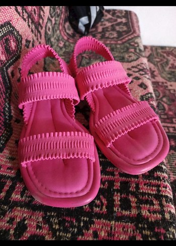 Pembe Pilili Dolgu Topuklu Kadın Sandalet - Görsel 2