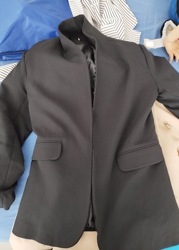 Zara Kadın Siyah Düğmeli Normal Kesim Blazer Ceket