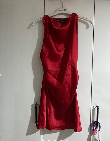 Zara kırmızı elbise