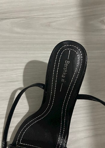 Siyah Desenli bershka Kadın topuklu ayakkabı - Görsel 4