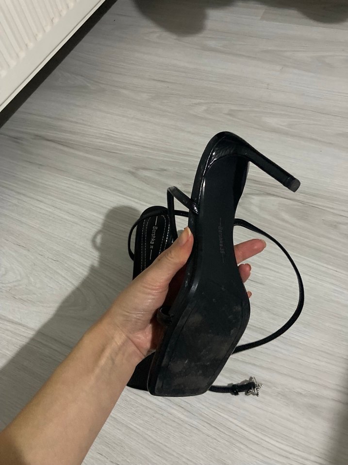 Siyah Desenli bershka Kadın topuklu ayakkabı - Görsel 5