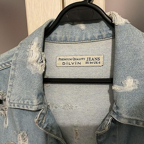 34 Beden mavi Renk Yırtık Detaylı Oversize Kot Ceket