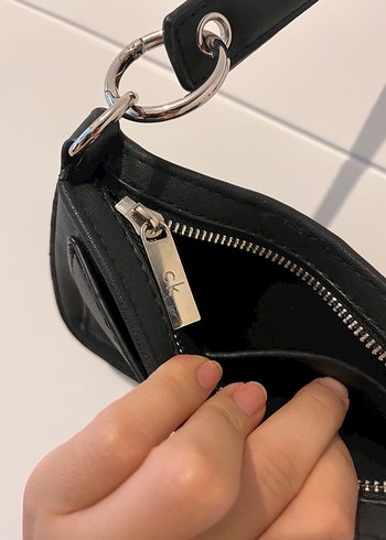 Beden siyah Renk Calvin Klein Jeans Siyah Deri Kadın Çanta