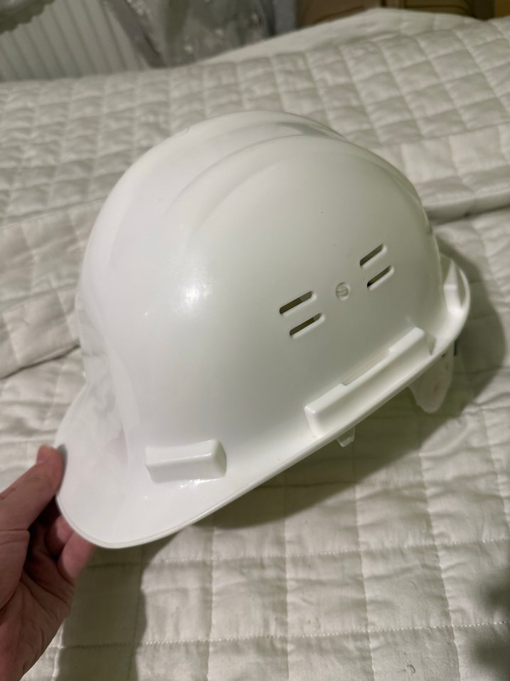 Beyaz Minimalist Baret - Görsel 3