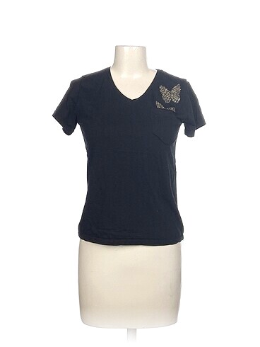Diğer T-shirt %70 İndirimli.