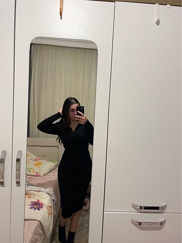 Siyah uzun kollu elbise
