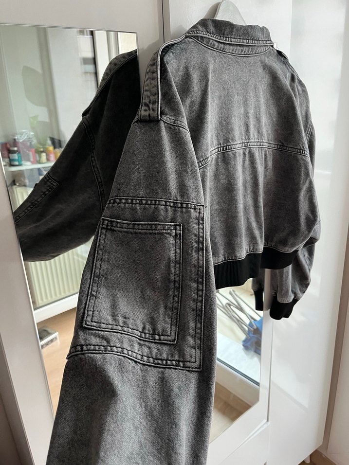 Gri Bel Detaylı Salaş Denim Ceket - Görsel 3