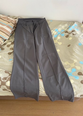 Kadın Gri Pilili Kumaş Pantolon