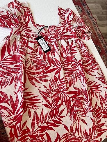 Zara Kadın xint u yaka rahat kesim desenli elbise