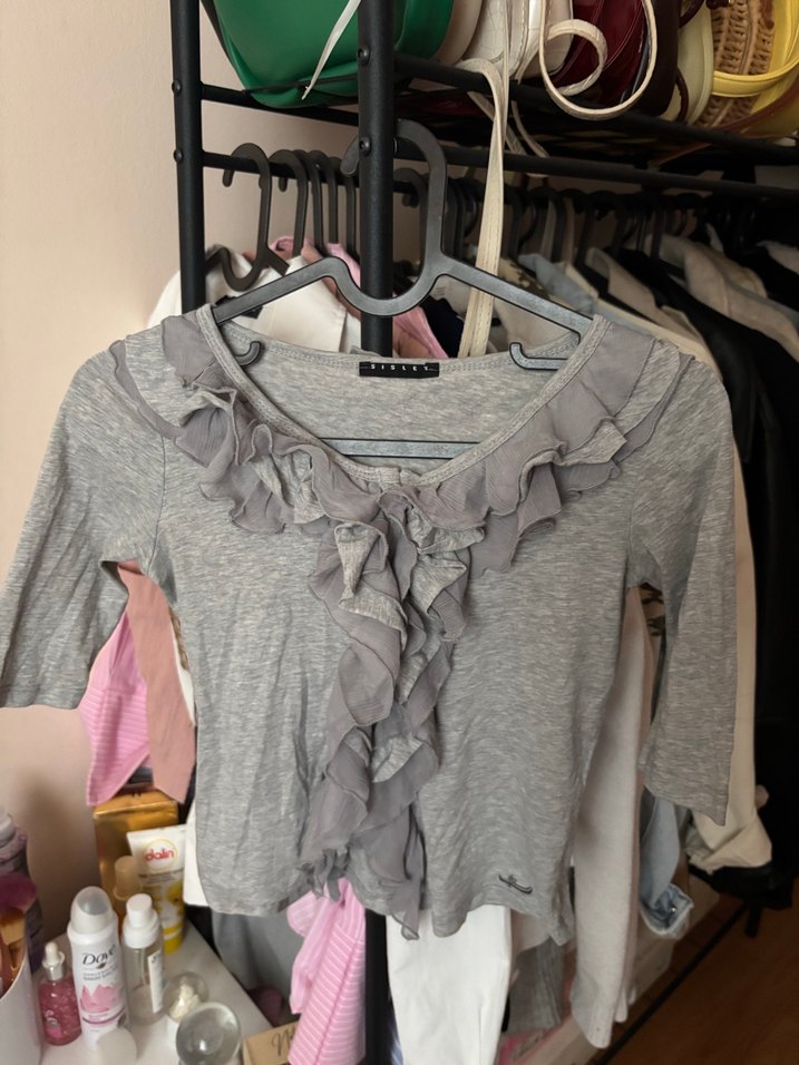 Gri V Yakalı Fırfırlı Keten Bluz - Görsel 2