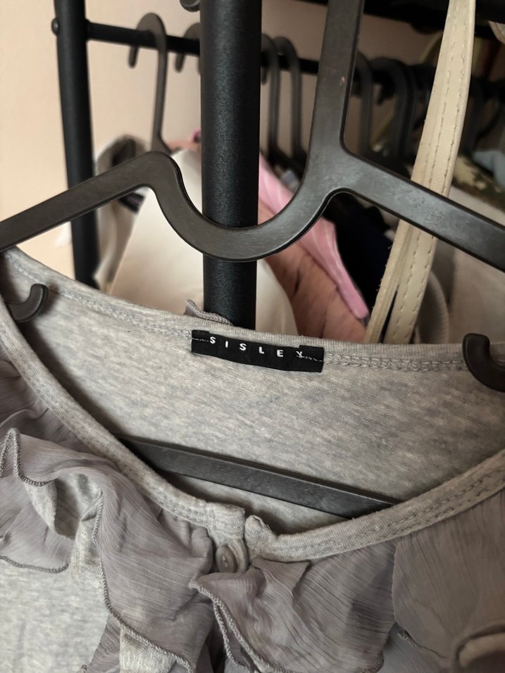 Gri V Yakalı Fırfırlı Keten Bluz - Görsel 3