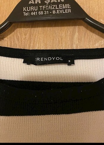Trendyol & Milla Siyah Beyaz Çizgili Kısa Kollu Triko Tişört