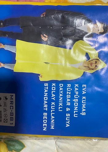 Diğer Parlak narçiçeği rengi yağmurluk