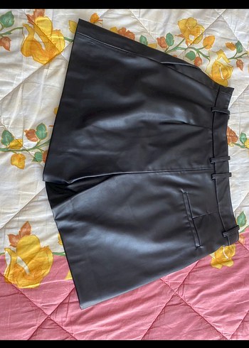 Zara Siyah Deri Mini Şort - Görsel 2