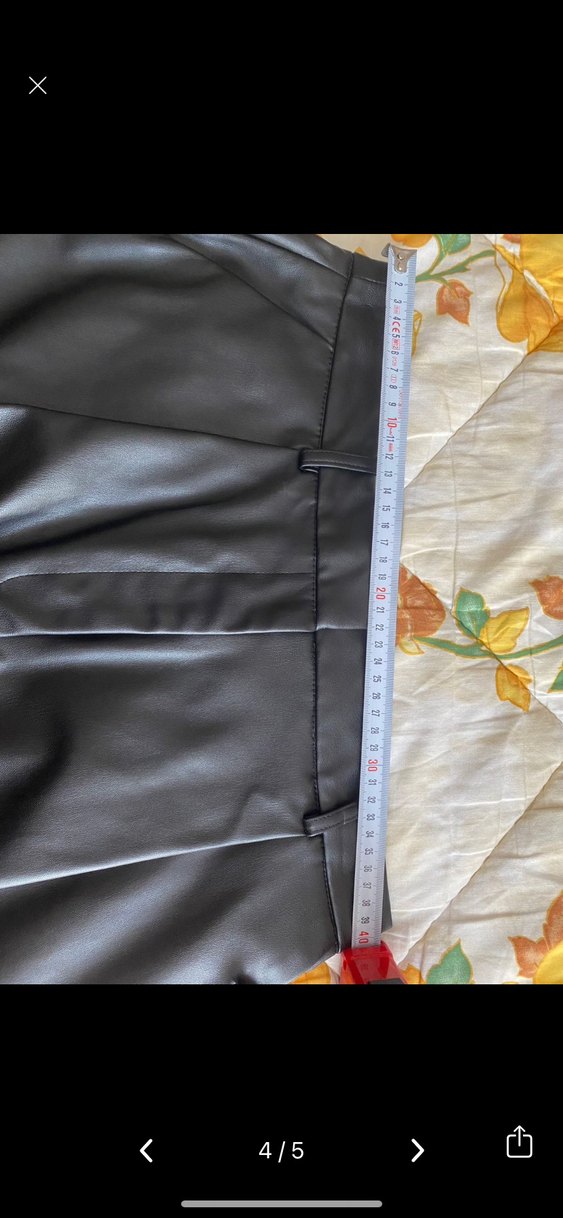 Zara Siyah Deri Mini Şort - Görsel 4