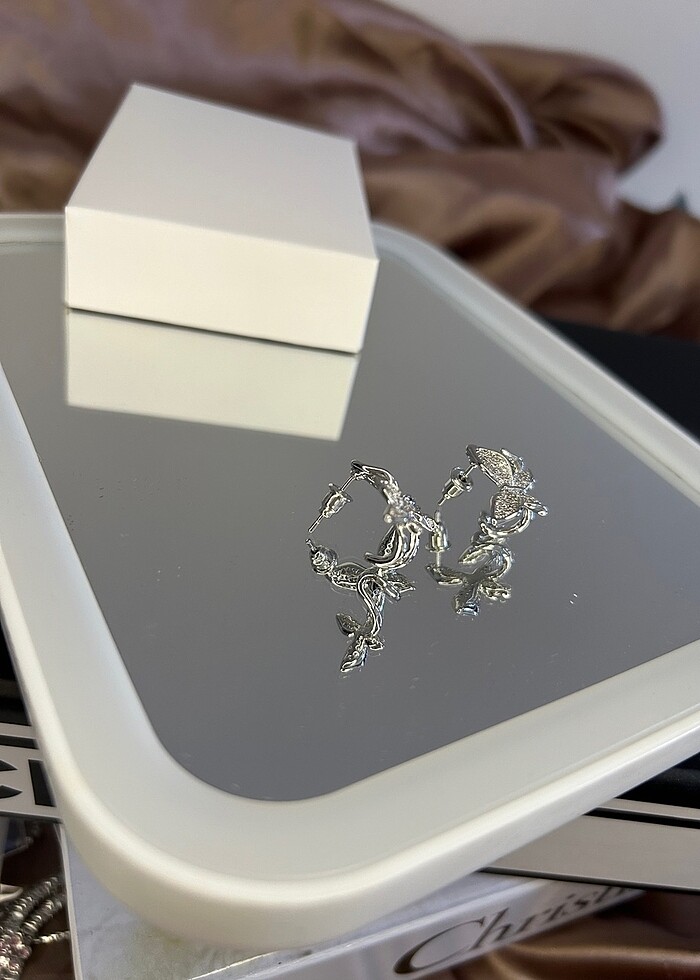 Kelebekli Küpe - Görsel 3