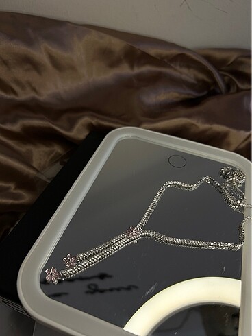 swarovski Su yolu çiçekli kolye
