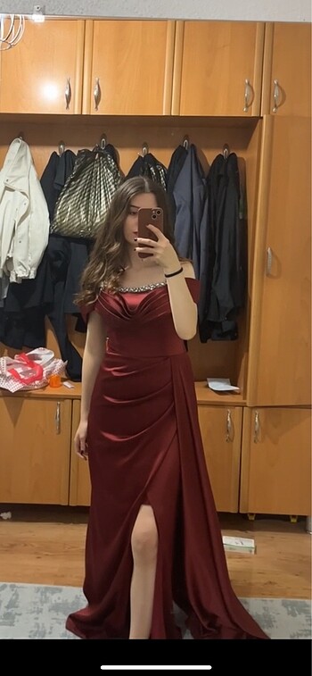 Diğer Saten taşlı uzun yırtmaçlı gece kına balo elbisesi bordo