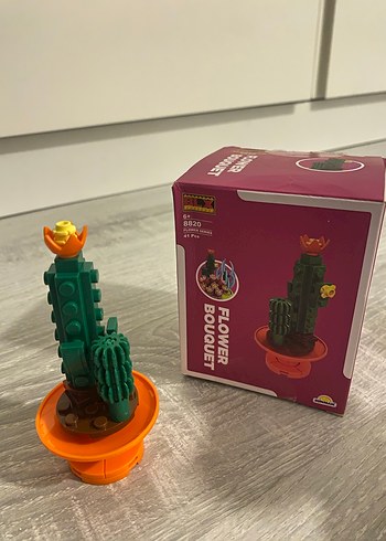 Diğer Renkli LEGO Çiçek Buketi Seti