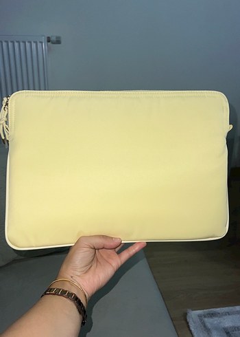  Beden Sarı Minimalist Kadın Laptop Çantası