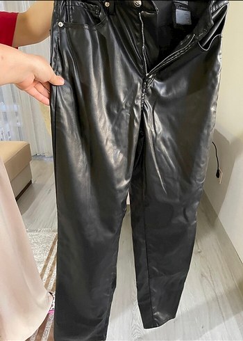 Deri Siyah Bel Detaylı Kadın Pantolon - Görsel 2