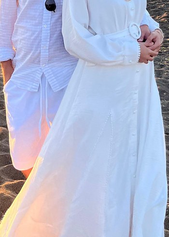 Zincir Detaylı Beyaz Uzun Keten Elbise - Görsel 2