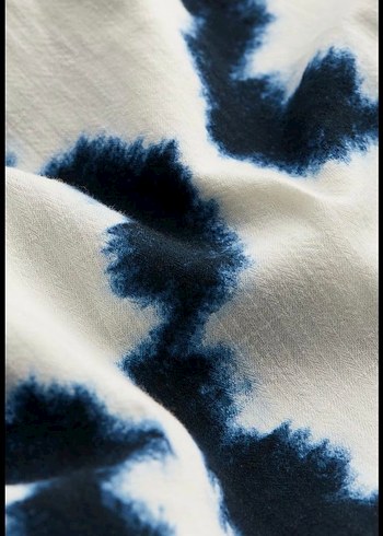 V Yaka Pilili Batik Desenli Uzun Kadın Elbise - Görsel 2