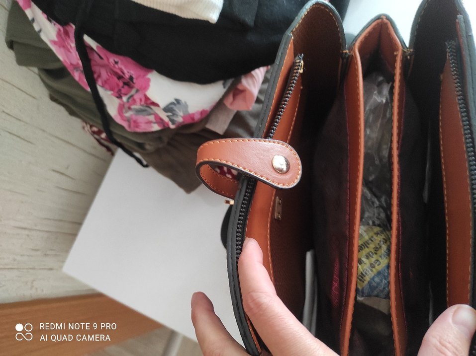 Klasik Şıklıkta lacivert Deri Kadın Çantası - Görsel 4