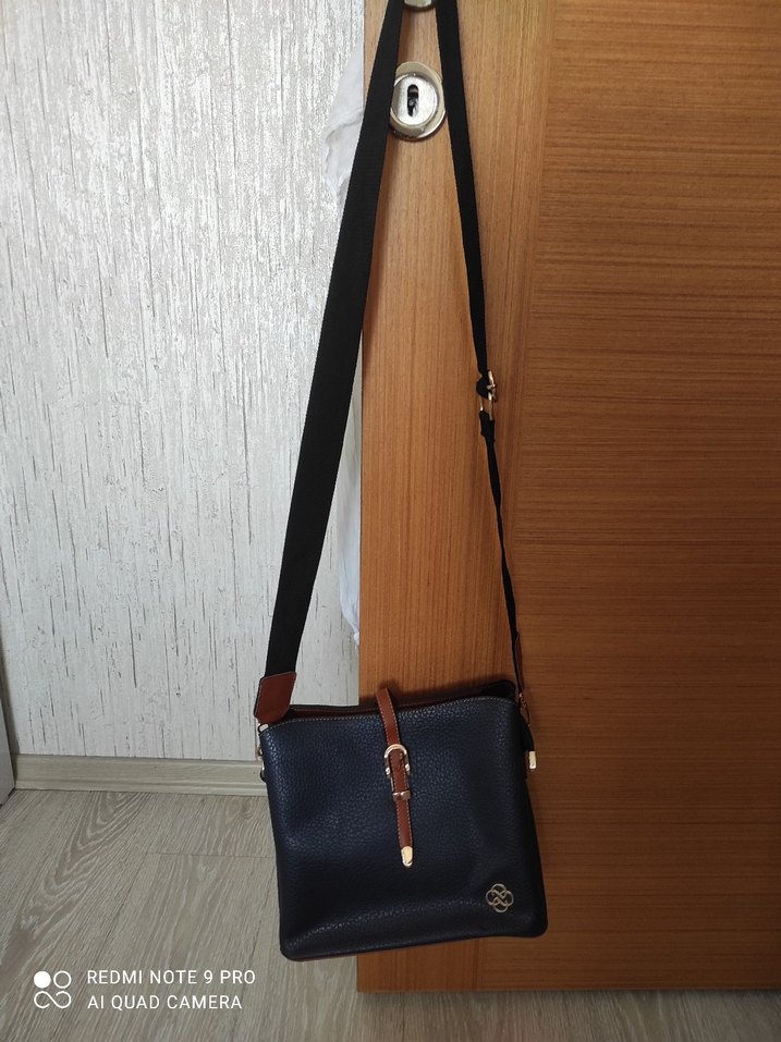 Klasik Şıklıkta lacivert Deri Kadın Çantası - Görsel 2