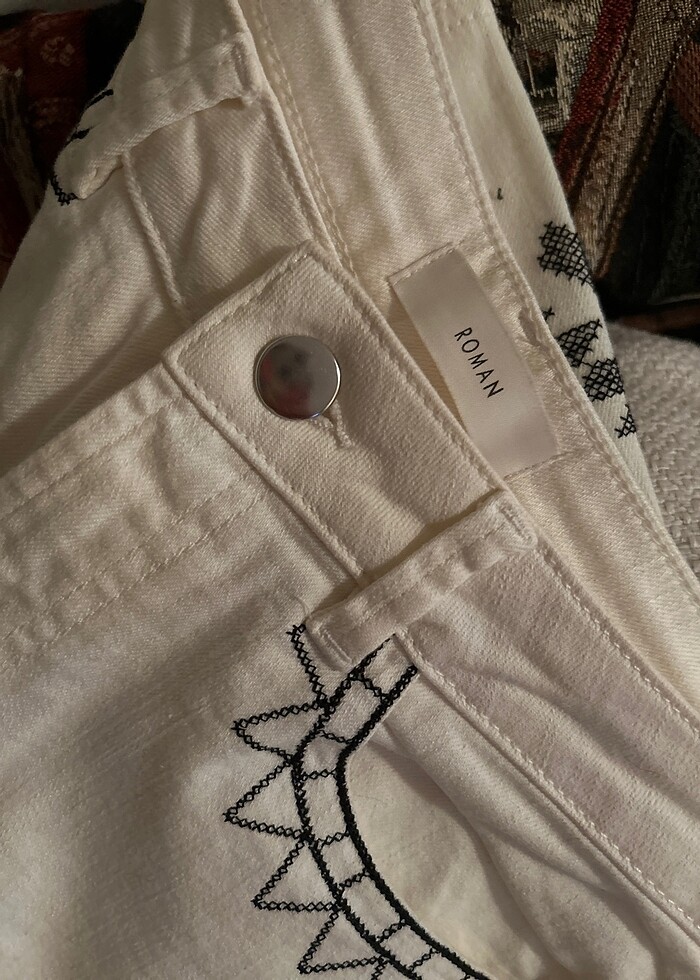 Roman?dan sıfır gibi ispanyol paça beyaz pantolon - Görsel 3