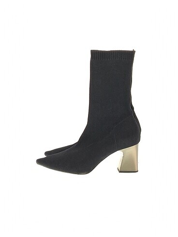 Zara Bot %70 İndirimli.