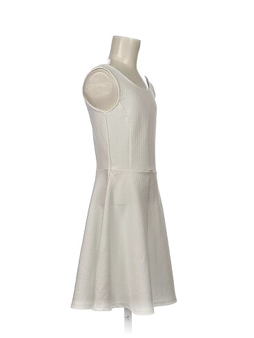 H&M H&M Kısa Elbise %70 İndirimli.