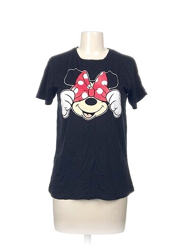 Diğer T-shirt %70 İndirimli.