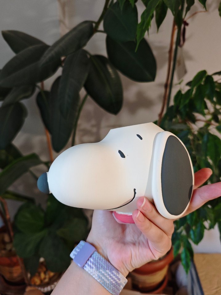 Beyaz ve Gri Snoopy Figürü - Görsel 3