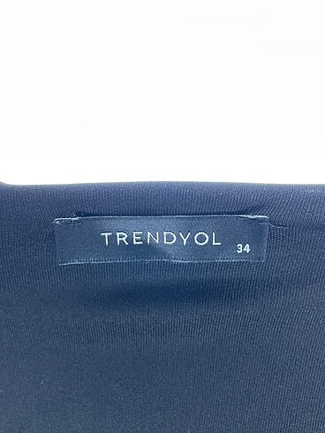 34 Beden siyah Renk Trendyol & Milla Bluz %70 İndirimli.