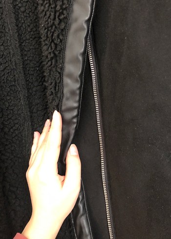 Kadın Siyah Kürklü Midi Kışlık Ceket - Görsel 2